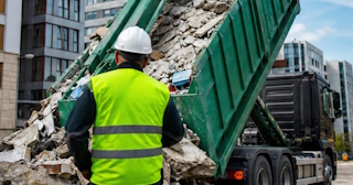 Вывоз строительного мусора в Снежинске: услуги лицензированной компании — ПроМусор